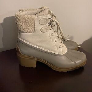 Women’s Sperry Snow/Rain boots.Sz 8